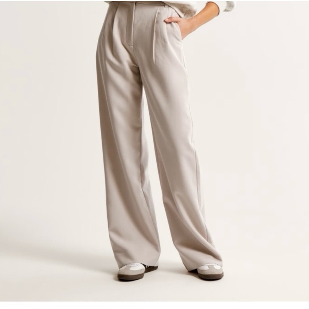 NWT Sloane Wide Leg 4Short